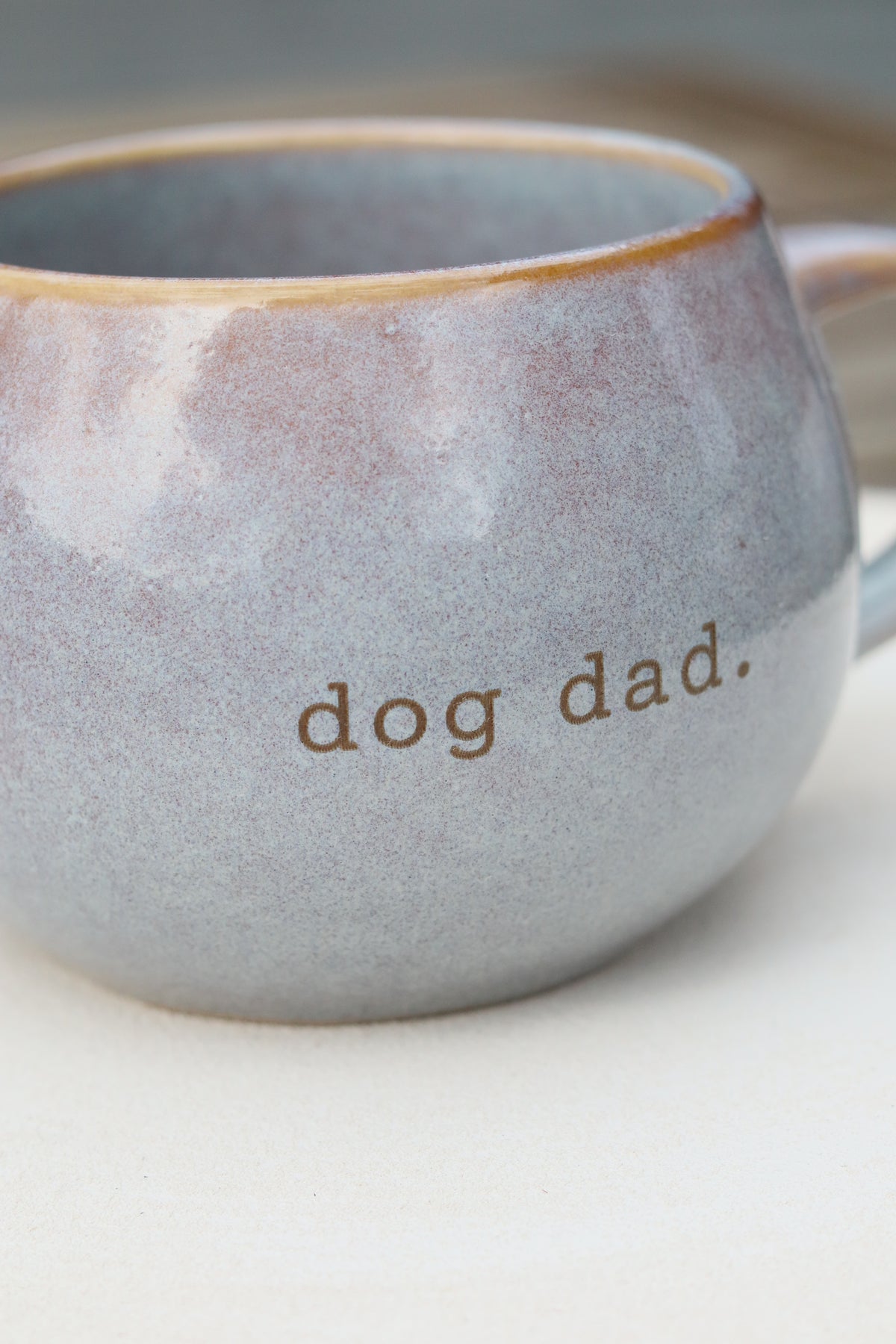 Dog Mom & Dog Dad Tasse – gravierte Steingut-Tasse für Hundeliebhaber | 350 ml
