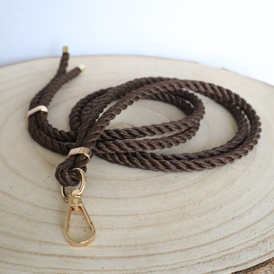 Handgefertigte Handykette – praktisch, stilvoll & individuell