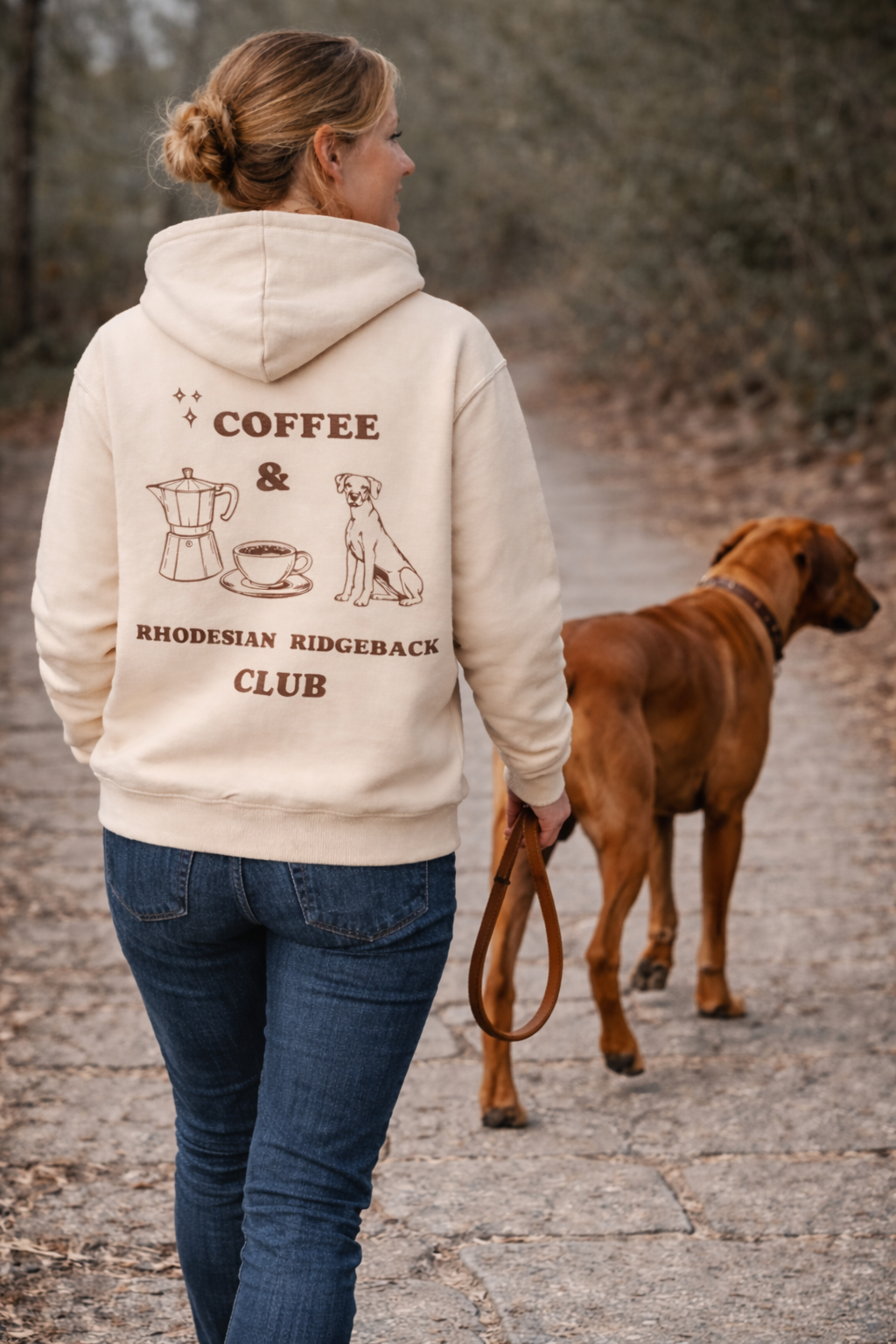 Coffee & Dog Club Hoodie – personalisierte Hunderasse